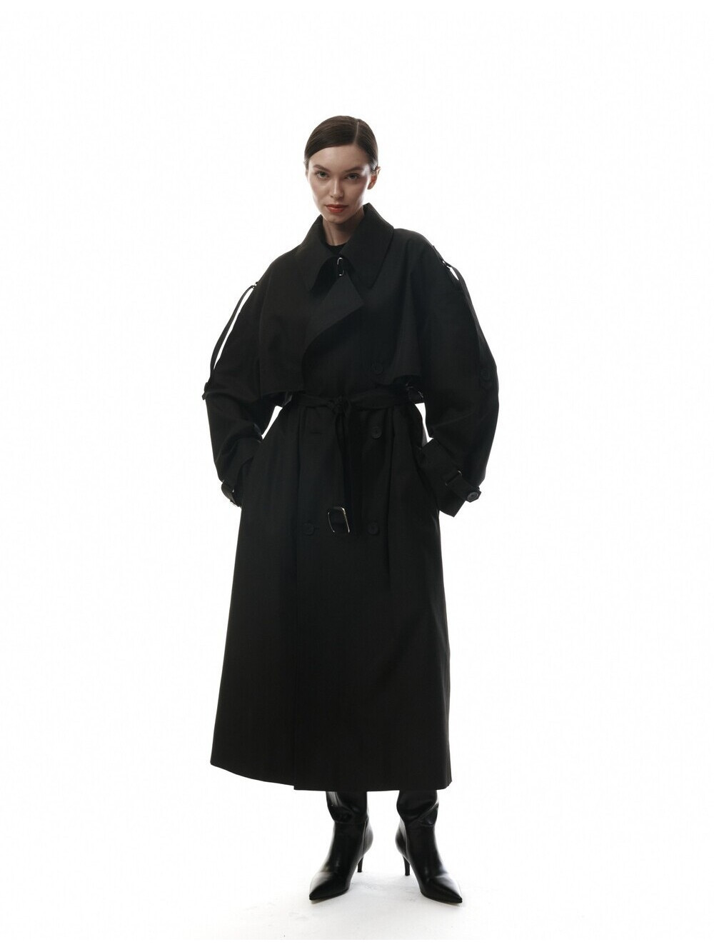 Trench coat in black
