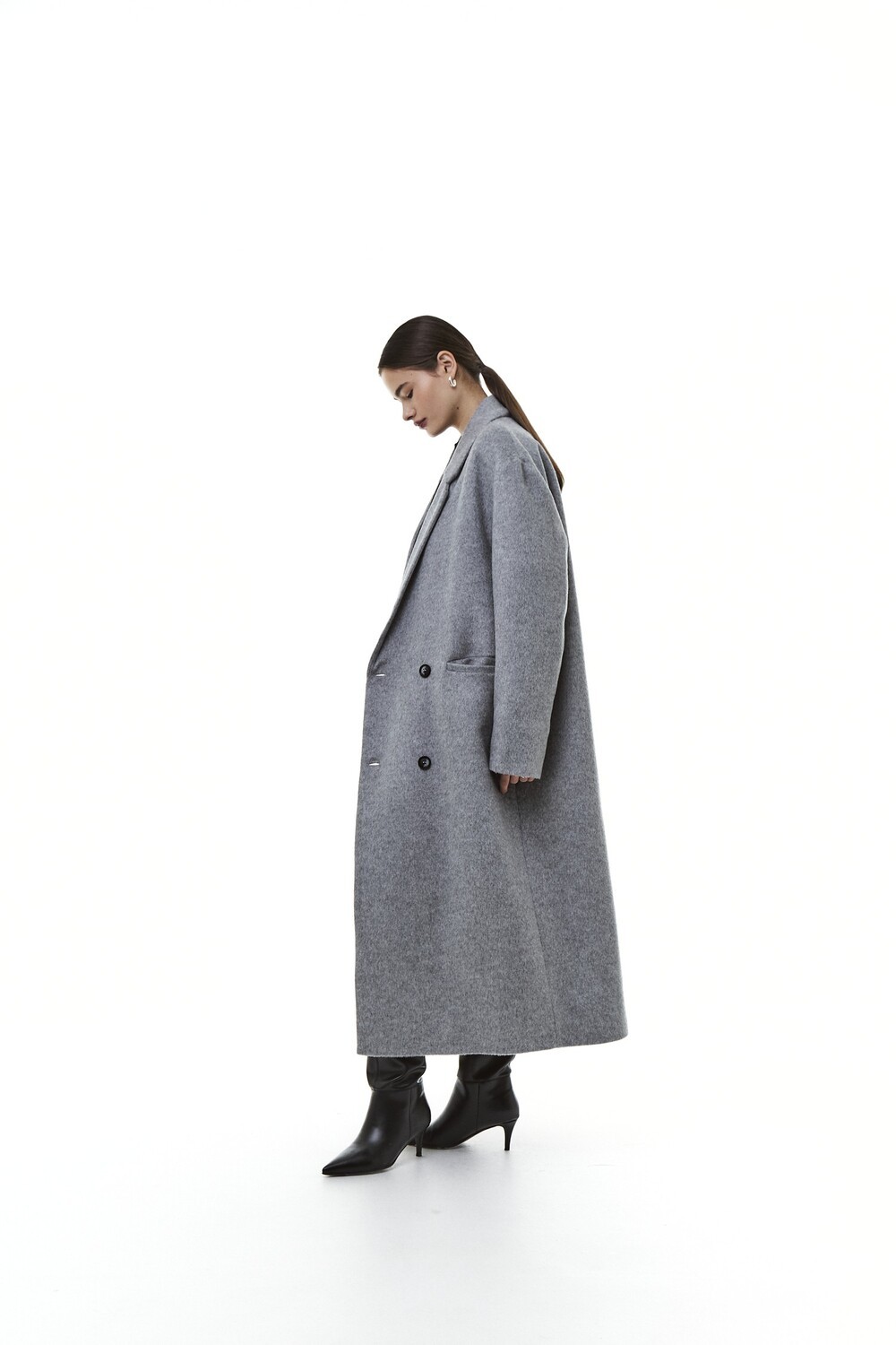 Gray insulated coat with leaf