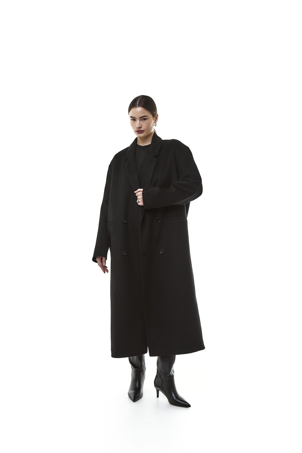 Black insulated coat with leaf