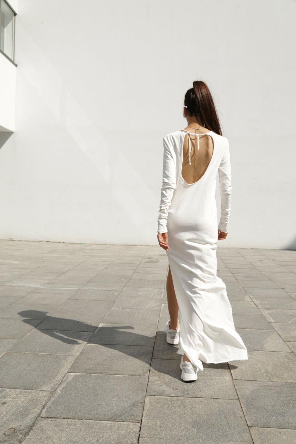 Dress with open back in tofu color